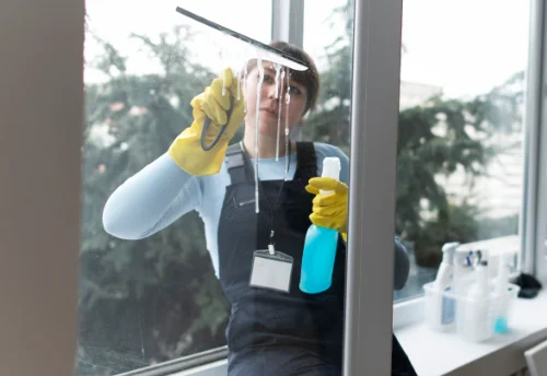 Nettoyage de vitres intérieures et extérieures à Saint-Contest